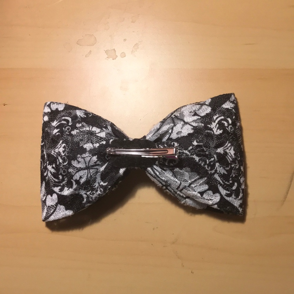Bow - Picture 3 of 3